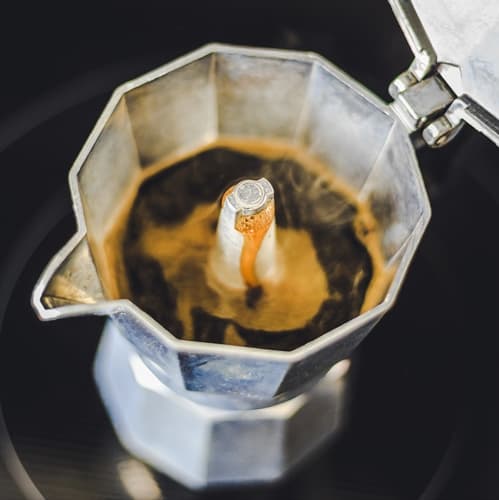 Moka Pot ile “Evde Espresso” Deneyimi: Doğru Oran ve Teknikler